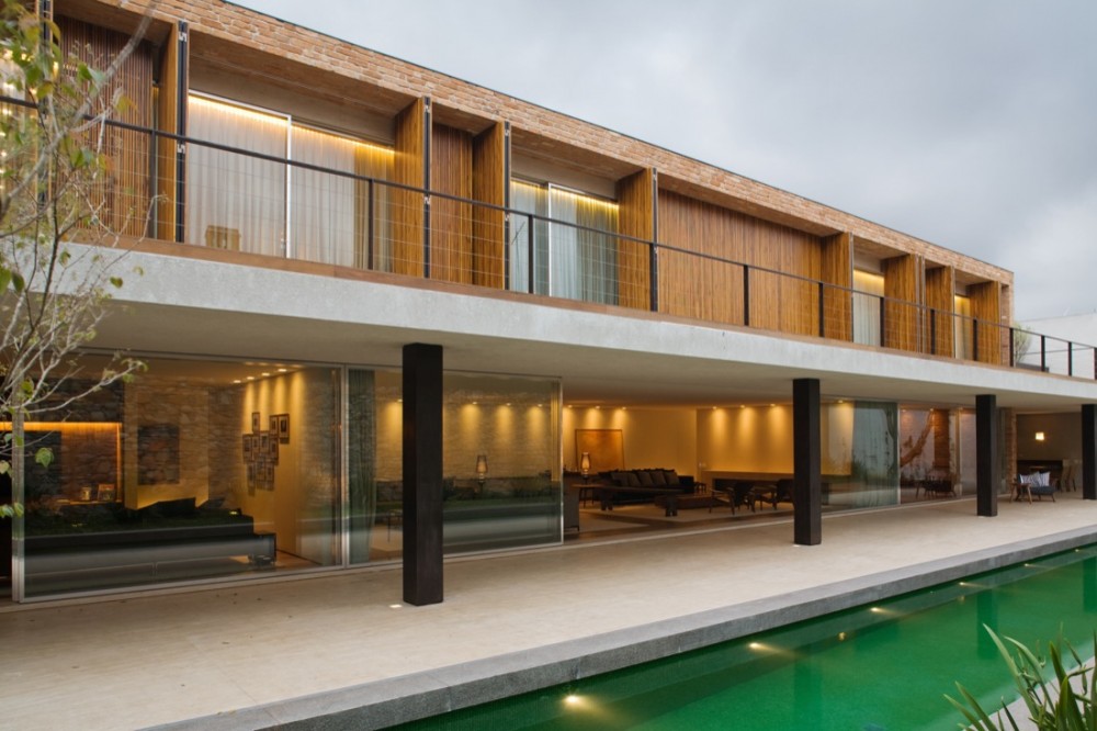 Brick House / Marcio Kogan
