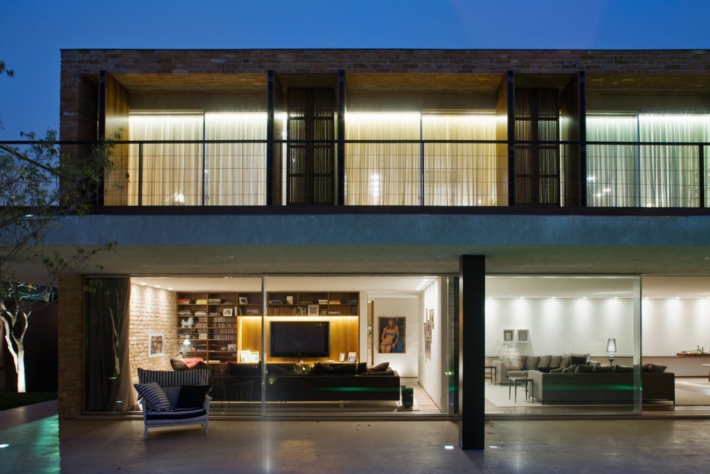 Brick House / Marcio Kogan