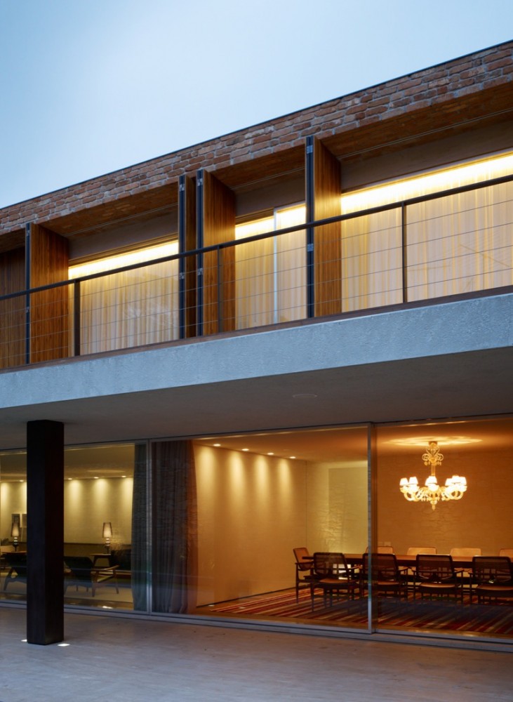Brick House / Marcio Kogan