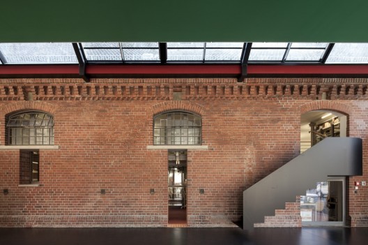 Library - Horse on the Ceiling - Zauberscho(e)n