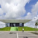 Sports Pavilion - MoederscheimMoonen Architects Sports Pavilion - MoederscheimMoonen Architects © Rob ‘t Hart