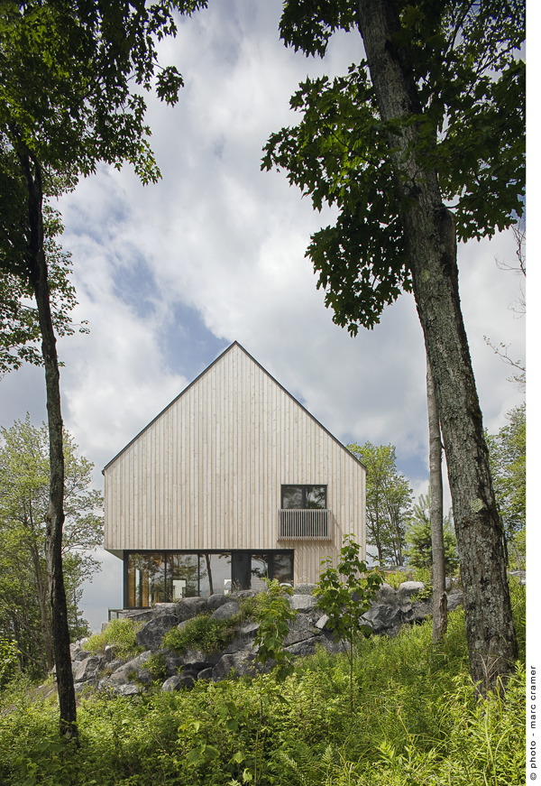 Houle-Thibault Residence / Chevalier Morales Architectes