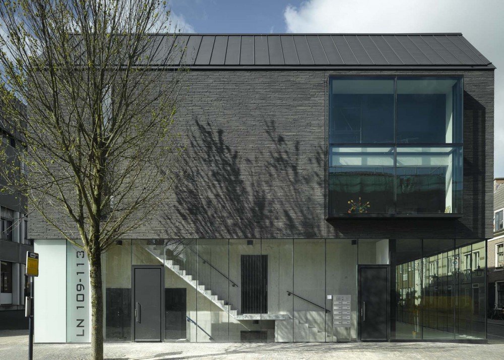 Black House / Bakers Architecten