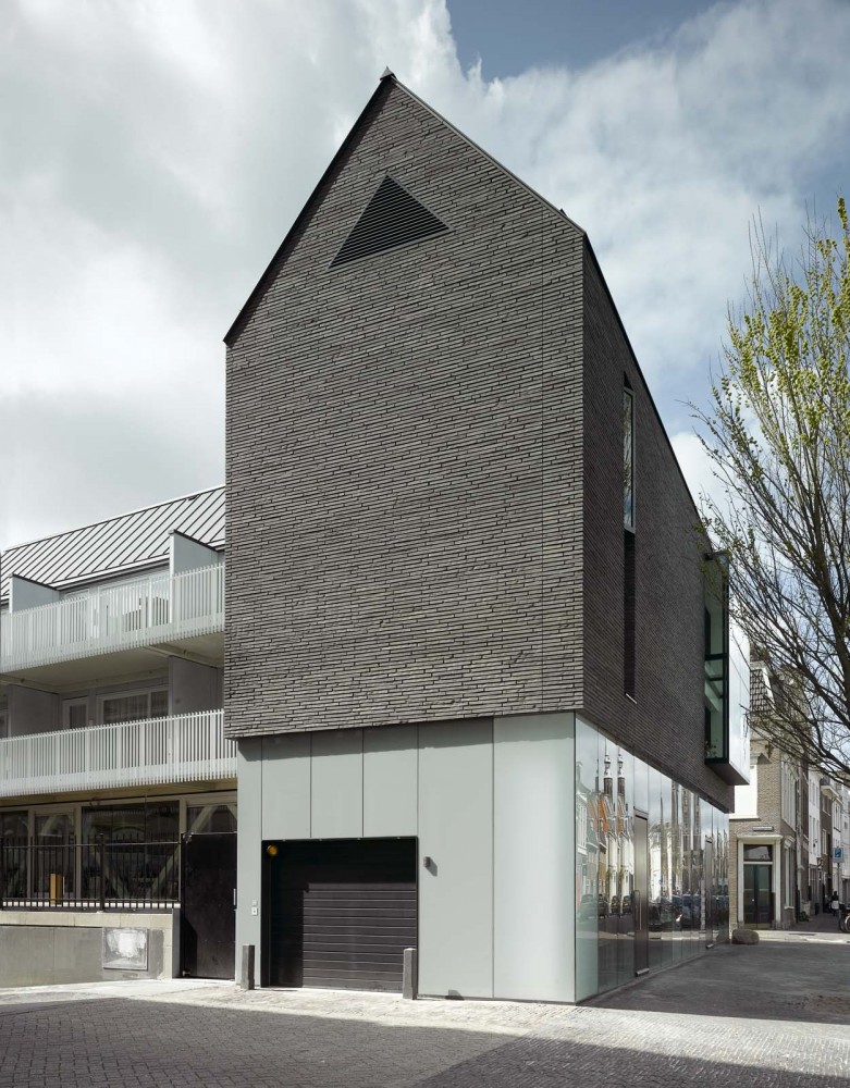 Black House / Bakers Architecten