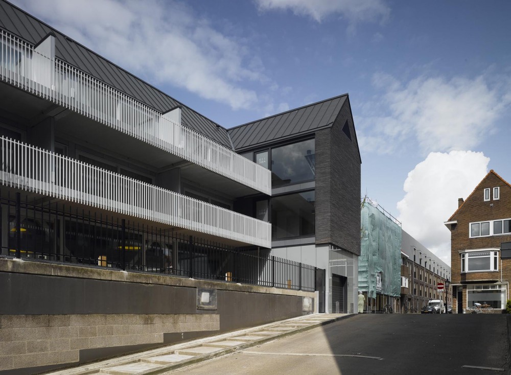 Black House / Bakers Architecten