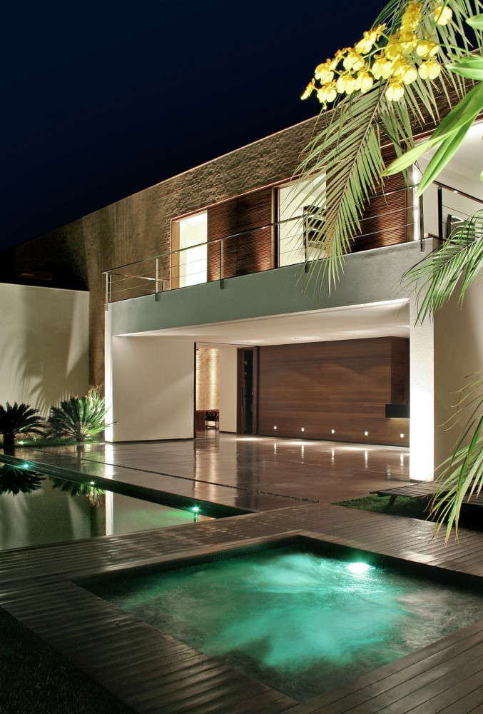 SF House / Studio Guilherme Torres