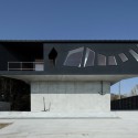 A House Awaiting Death - EASTERN Design Office A House Awaiting Death - EASTERN Design Office © Koichi Torimrua