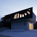 A House Awaiting Death - EASTERN Design Office A House Awaiting Death - EASTERN Design Office © Koichi Torimrua