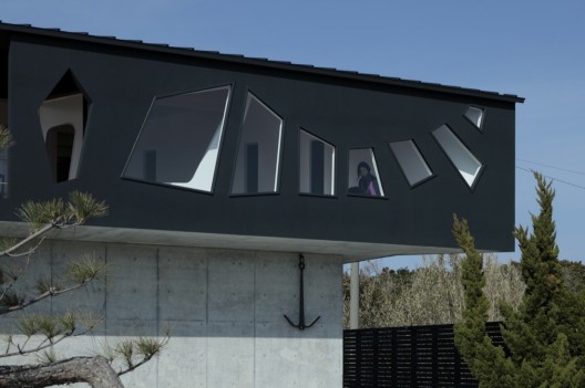 A House Awaiting Death - EASTERN Design Office