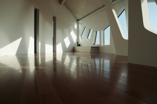 A House Awaiting Death - EASTERN Design Office