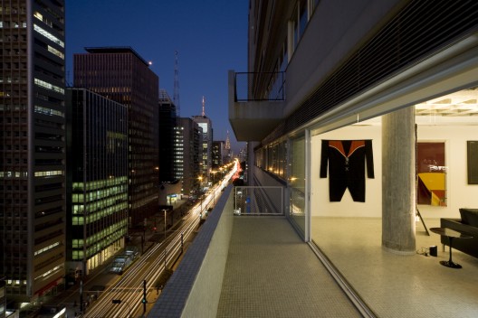 Residence on Paulista Avenue - Piratininga Arquitetos Associados