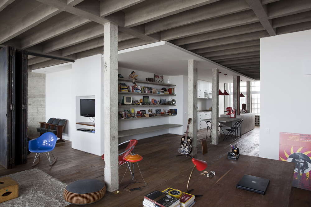 Copan Apartment / Felipe Hess & Renata Pedrosa