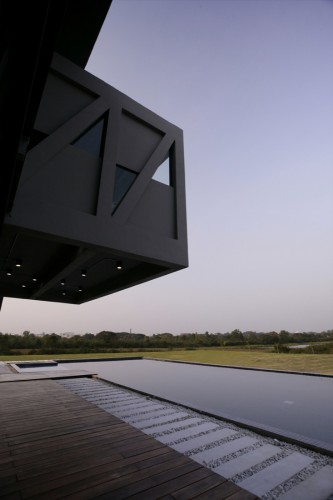 Ubon House - Supermachine Studio