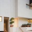 Black & White House - AGi Architects Black & White House - AGi Architects © Nelson Garrido