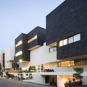 Black & White House - AGi Architects Black & White House - AGi Architects © Nelson Garrido