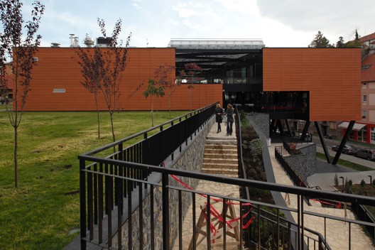 Cascade Commercial Center - Radionica Arhitekture