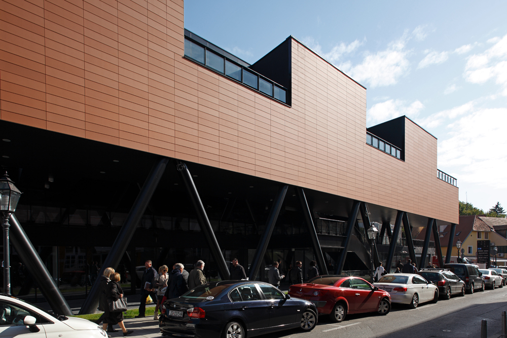 Cascade Commercial Center / Radionica Arhitekture