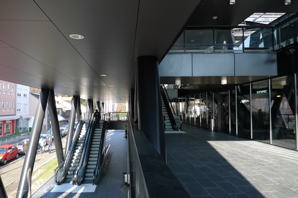 Cascade Commercial Center / Radionica Arhitekture