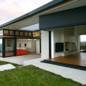 Korora - Daniel Marshall Architects Korora - Daniel Marshall Architects © Ernie Shackles