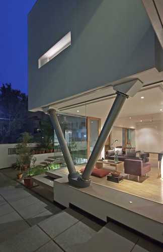 B-99 House - DADA & Partners