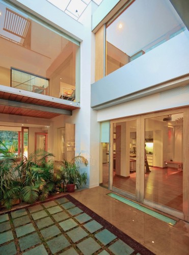 B-99 House - DADA & Partners