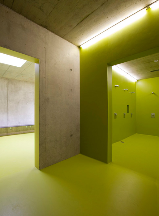 Extension of the multifunctional double sports halls in the Eichi Centre Niederglatt / L3P Architects