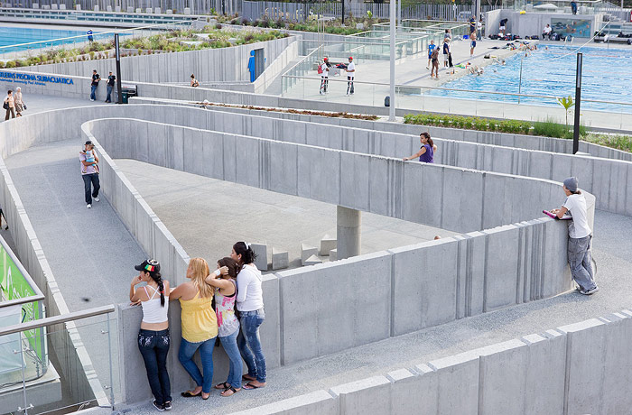 Aquatic Centre for Southamerican Games / Paisajes Emergentes