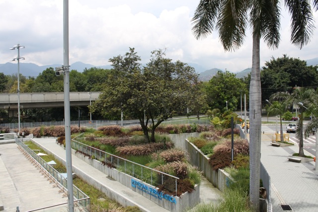Aquatic Centre for Southamerican Games / Paisajes Emergentes