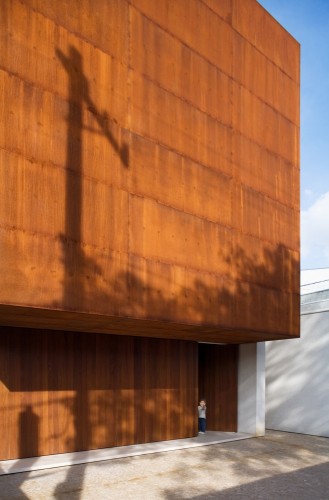 Corten House - Marcio Kogan