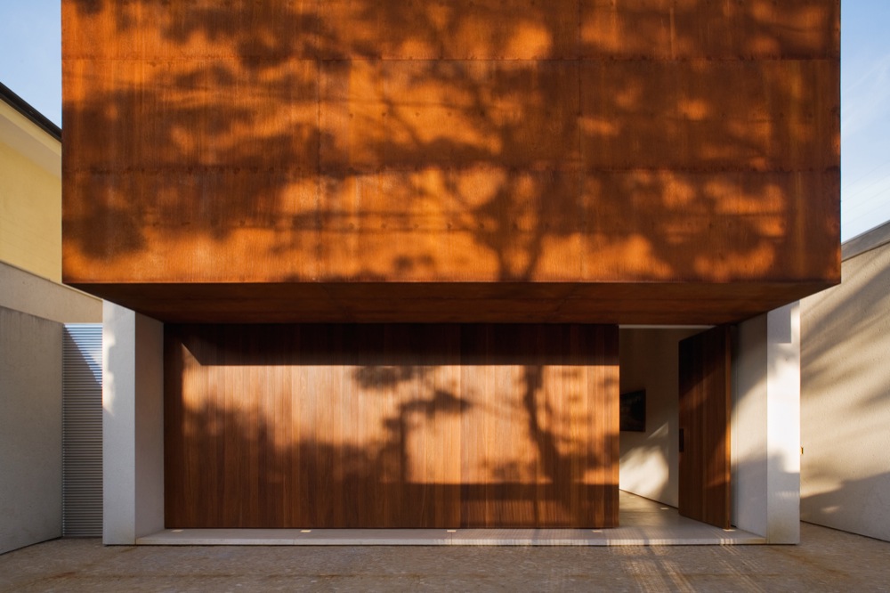 Corten House / Marcio Kogan