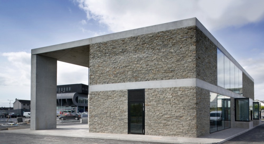 Drive Through Restaurant / Paul Dillon Architects