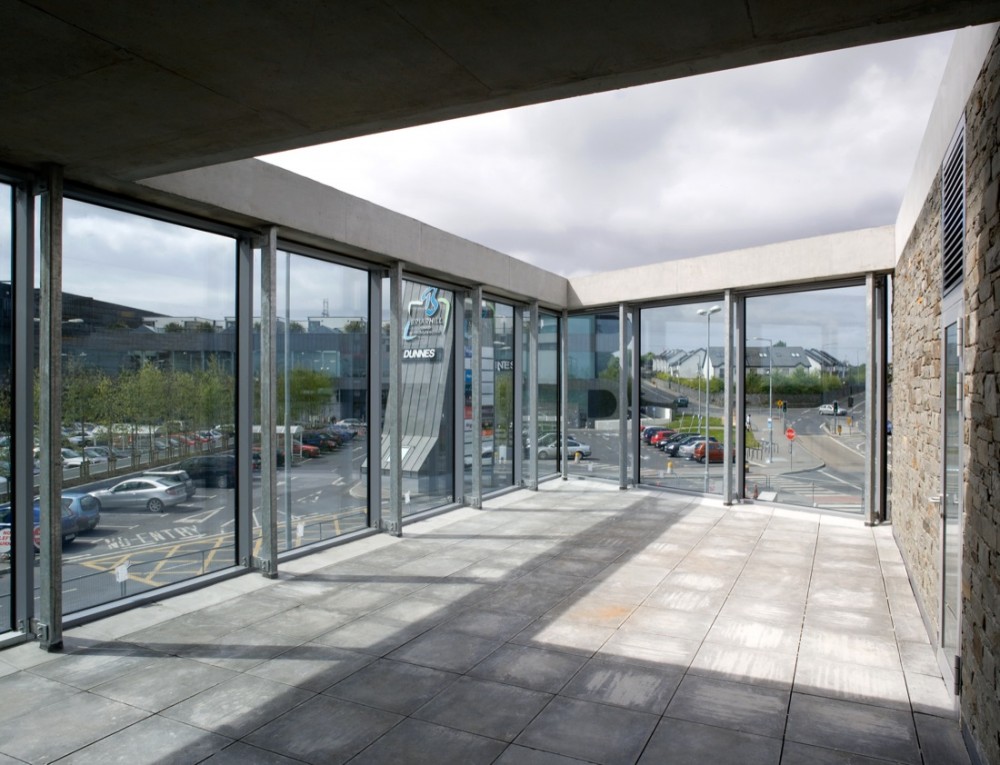 Drive Through Restaurant / Paul Dillon Architects