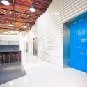 CaesarStone Showroom - Dan Brunn © Dan Brunn