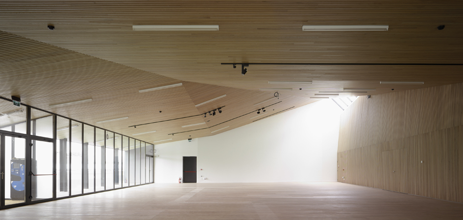 Library + Restaurant + Multifunctional Space / BOB361 Architects