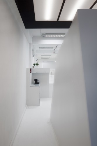 Thin Office / Studio SKLIM