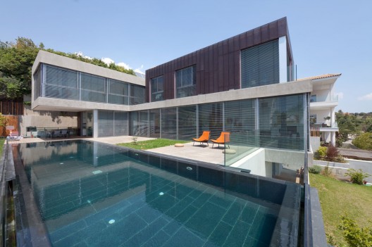 Residence in Voula / Spacelab Architecture