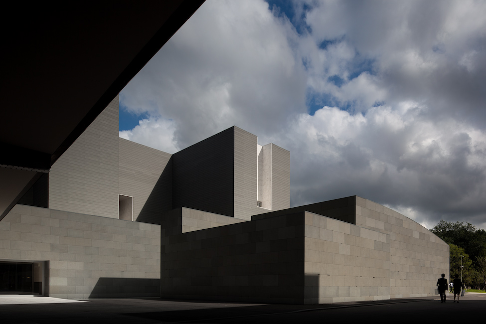 Amore Pacific Research & Design Center / Alvaro Siza, Carlos Castanheira and Kim Jong Kyu