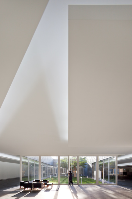 Amore Pacific Research & Design Center / Alvaro Siza, Carlos Castanheira and Kim Jong Kyu
