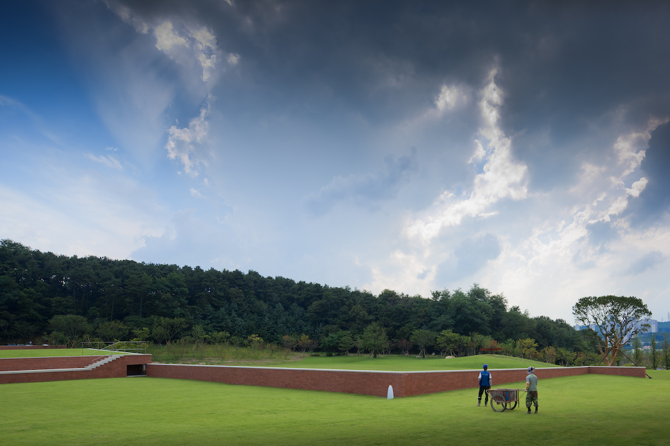 Amore Pacific Research & Design Center / Alvaro Siza, Carlos Castanheira and Kim Jong Kyu