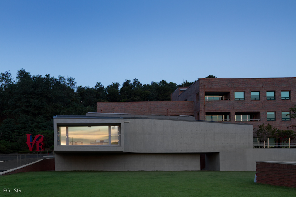 Amore Pacific Research & Design Center / Alvaro Siza, Carlos Castanheira and Kim Jong Kyu