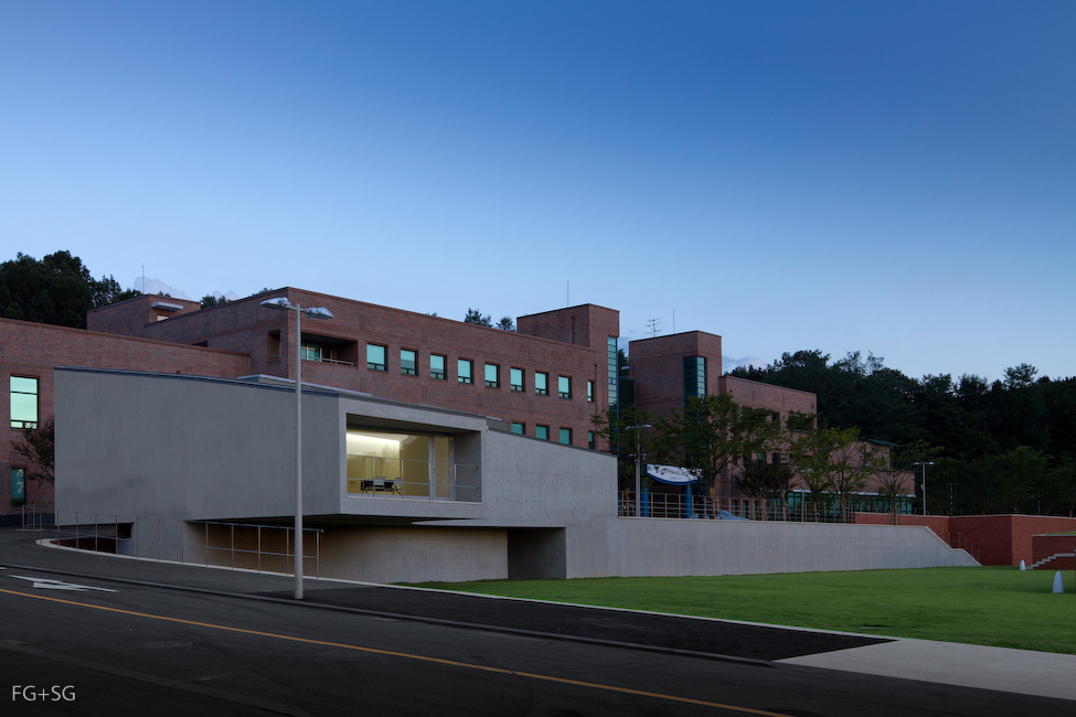 Amore Pacific Research & Design Center / Alvaro Siza, Carlos Castanheira and Kim Jong Kyu