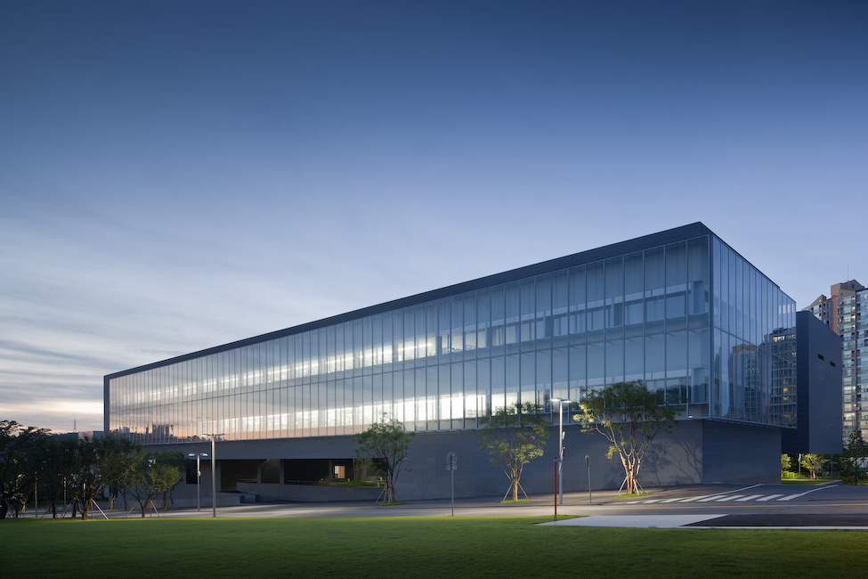 Amore Pacific Research & Design Center / Alvaro Siza, Carlos Castanheira and Kim Jong Kyu