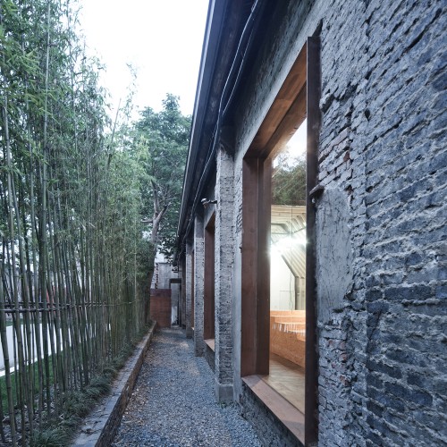 AU Office and Exhibition Space / Archi Union Architects Inc