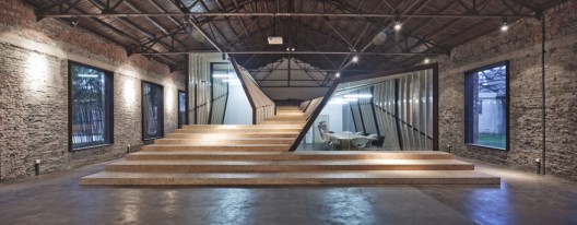AU Office and Exhibition Space / Archi Union Architects Inc