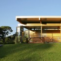 Coopers Beach House / Tim Dorrington Architects Coopers Beach House / Tim Dorrington Architects © Emma-Jane Hetherington