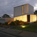 Coopers Beach House / Tim Dorrington Architects Coopers Beach House / Tim Dorrington Architects © Emma-Jane Hetherington