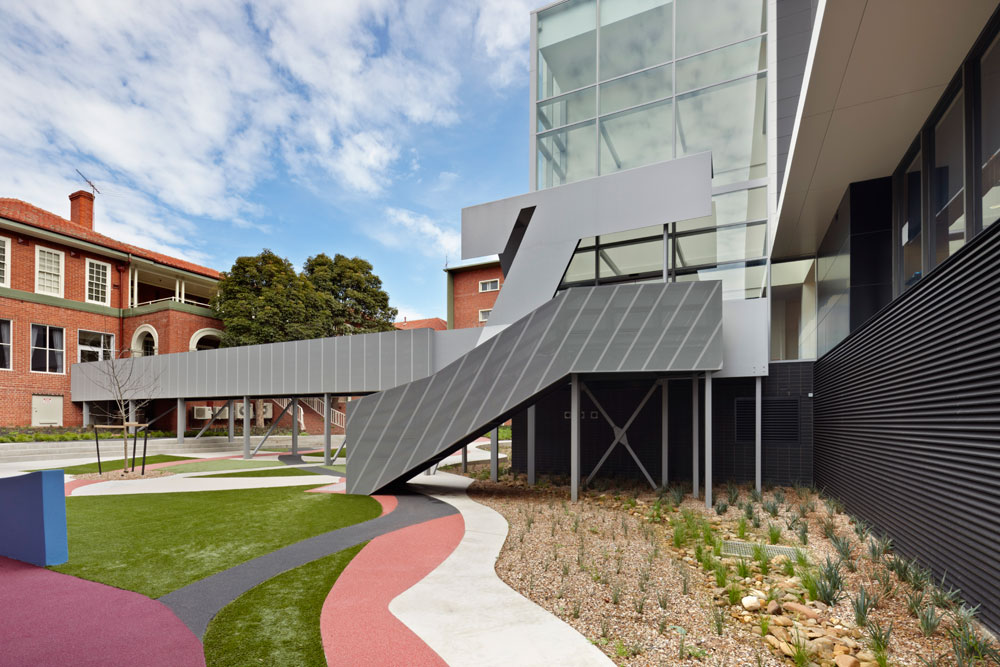 Barwon Health Teaching Training & Research Centre / Billard Leece Partnership
