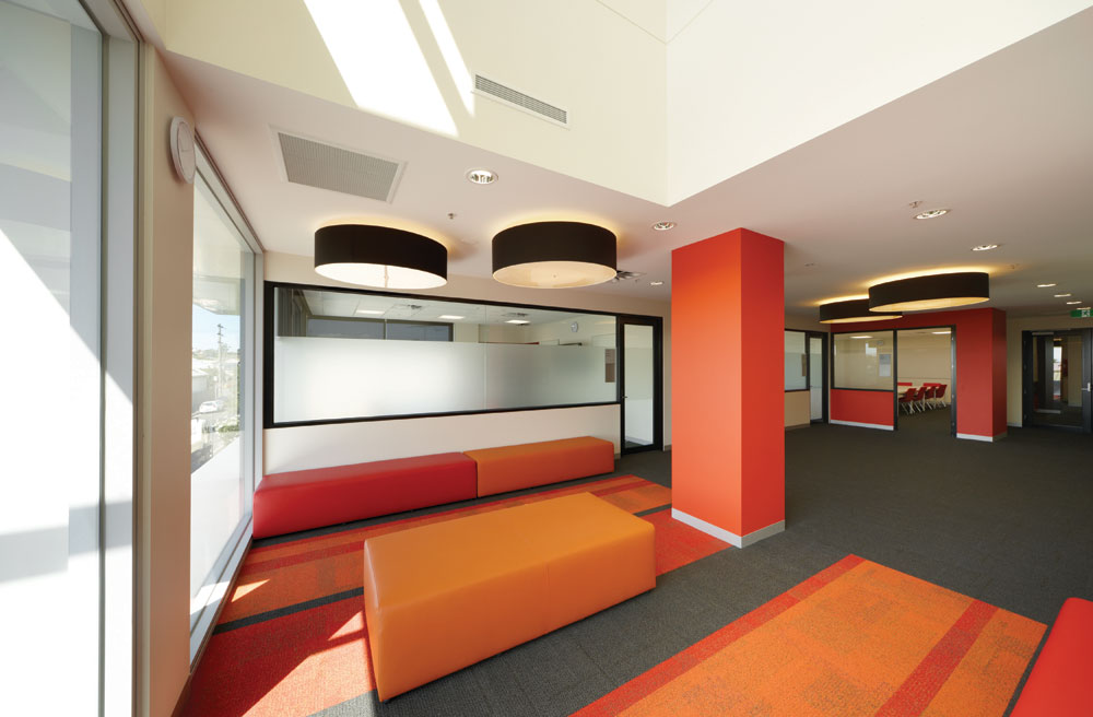 Barwon Health Teaching Training & Research Centre / Billard Leece Partnership