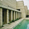 AD Classics: Frank Lloyd Wright - Ennis House AD Classics: Frank Lloyd Wright - Ennis House © Flickr- user:curls q
