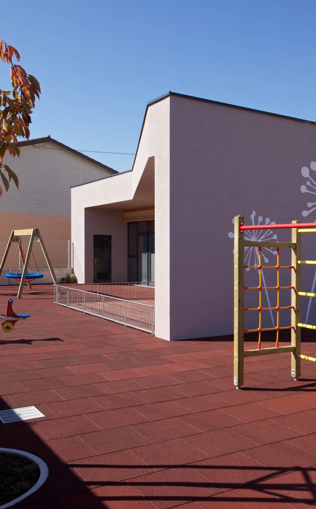 Kindergarten In Selo / Minimart